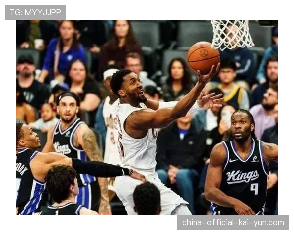 -骑士完全体即将到来，哈登米切尔莫布里新三角首次合体引期待-